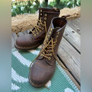 1460 Crazy Horse Leather Lace Up Boots Brown